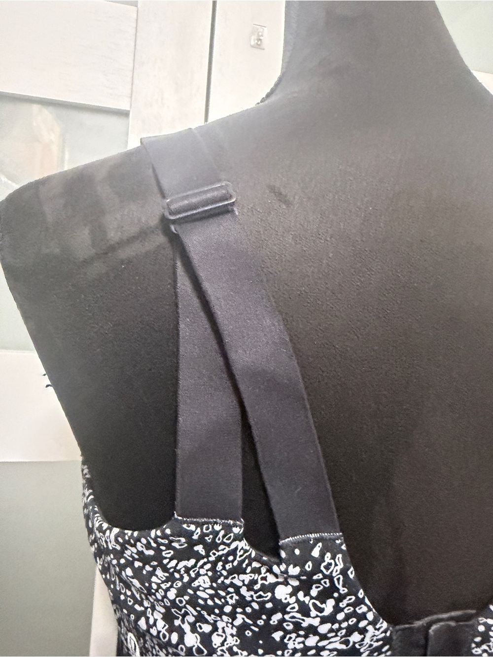Lululemon In Alignment Bra Black - Picture 8 of 10
